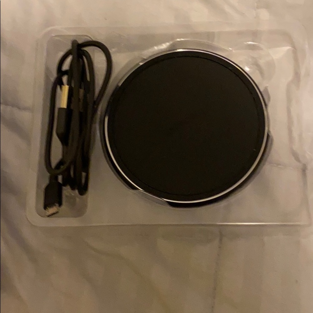 Wireless charging pad